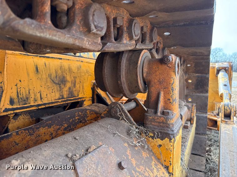 image for item ES5822 1976 Fiat-Allis 10-B bull dozer