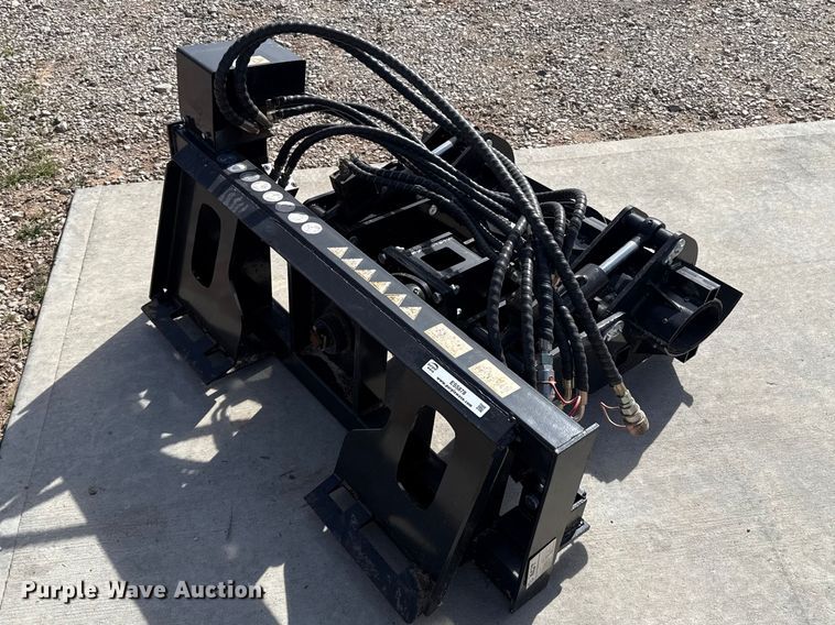 image for item ES5878 2025 AGT SSPOC skid steer pole clamp
