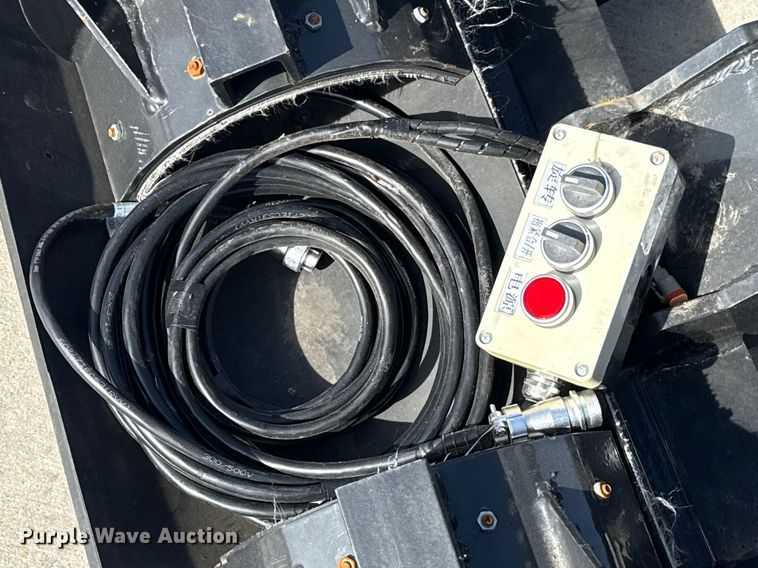 image for item ES5878 2025 AGT SSPOC skid steer pole clamp