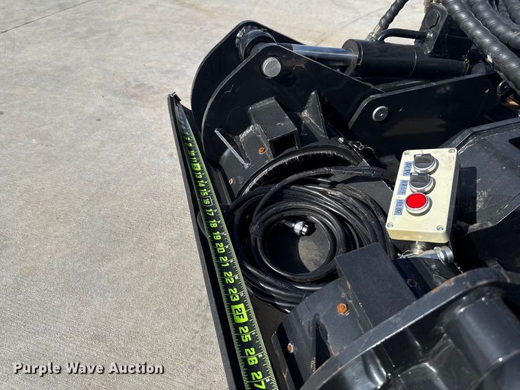 image for item ES5878 2025 AGT SSPOC skid steer pole clamp