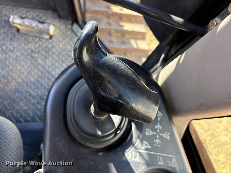 image for item ES8546 2015 Case 750M dozer