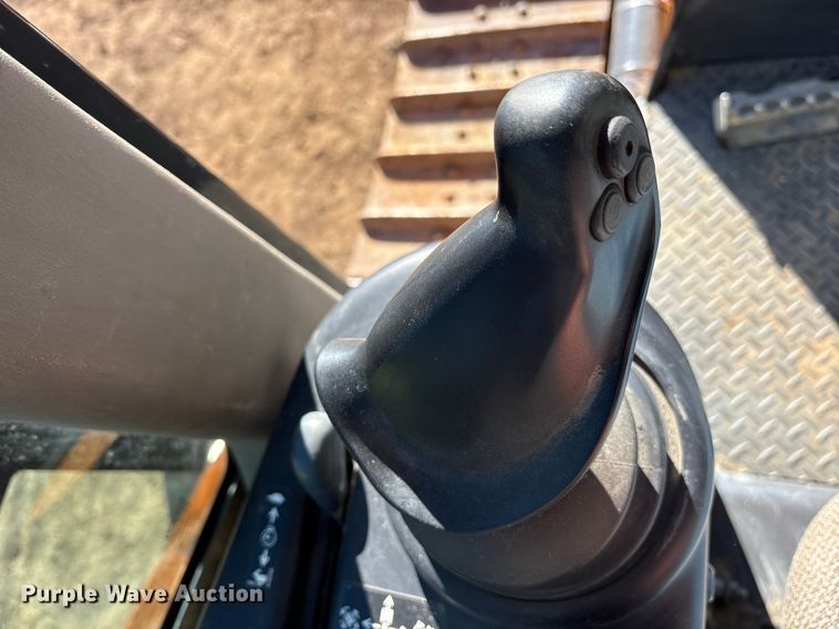 image for item ES8546 2015 Case 750M dozer