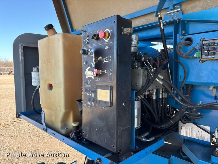 image for item ES8547 2017 Genie S-45 boom lift