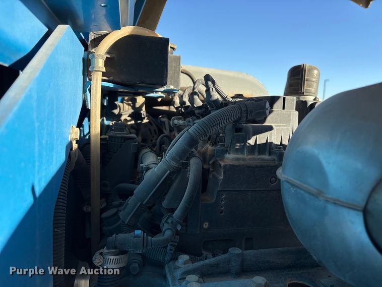 image for item ES8547 2017 Genie S-45 boom lift