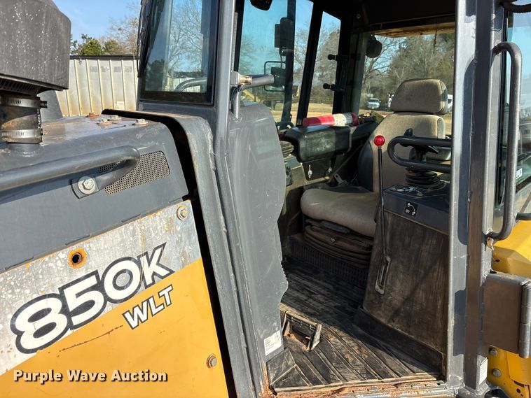 image for item ES8551 2015 John Deere 850K WLT dozer