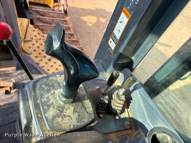 image for item ES8551 2015 John Deere 850K WLT dozer