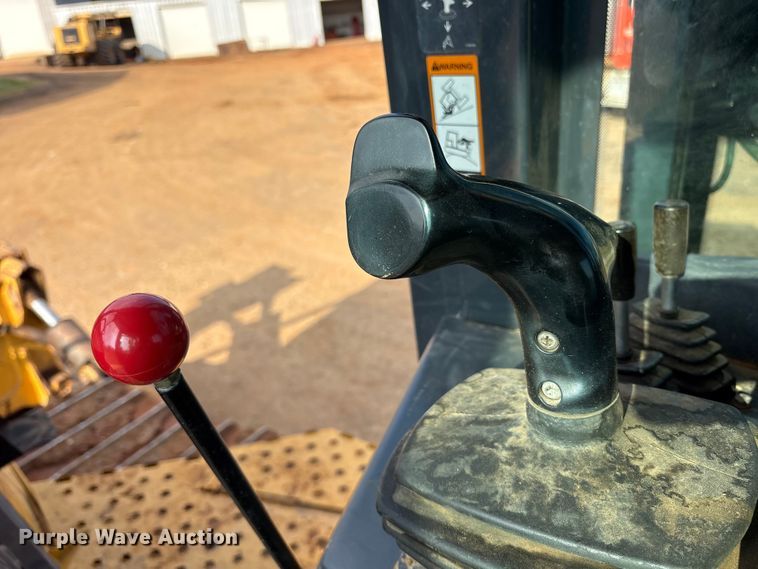 image for item ES8551 2015 John Deere 850K WLT dozer