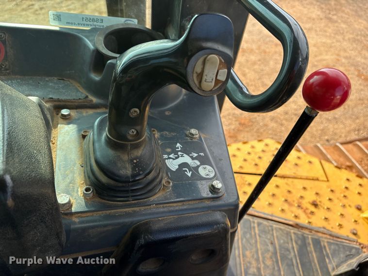 image for item ES8551 2015 John Deere 850K WLT dozer