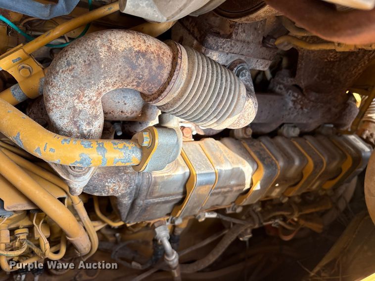 image for item ES8551 2015 John Deere 850K WLT dozer