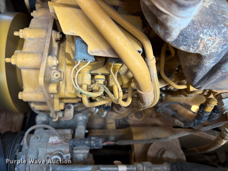 image for item ES8551 2015 John Deere 850K WLT dozer