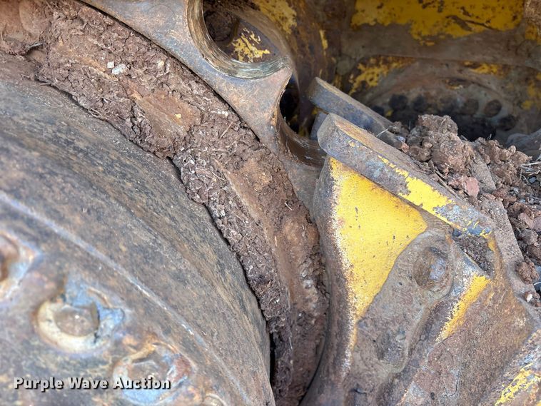 image for item ES8551 2015 John Deere 850K WLT dozer