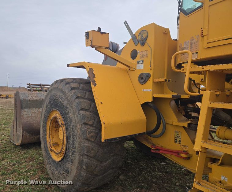 image for item ET1277 2004 Volvo L220E wheel loader
