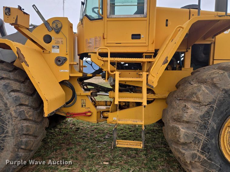 image for item ET1277 2004 Volvo L220E wheel loader