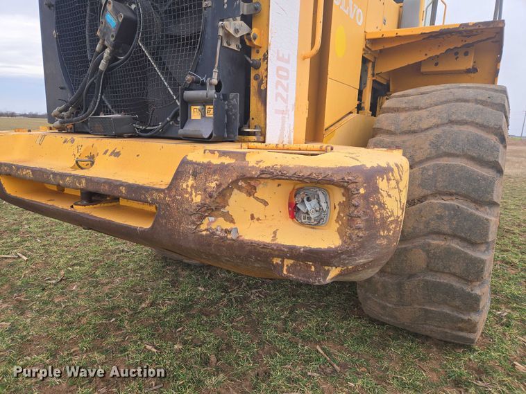 image for item ET1277 2004 Volvo L220E wheel loader