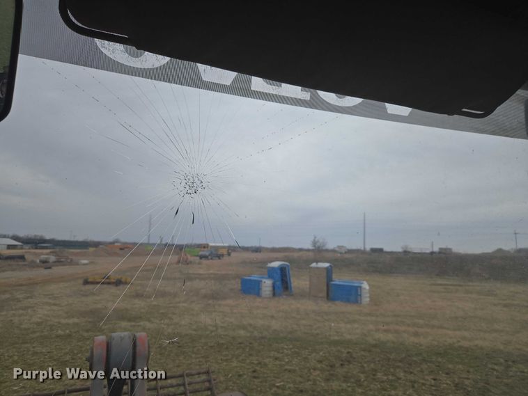 image for item ET1277 2004 Volvo L220E wheel loader