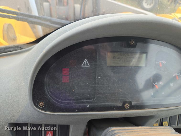 image for item ET1277 2004 Volvo L220E wheel loader