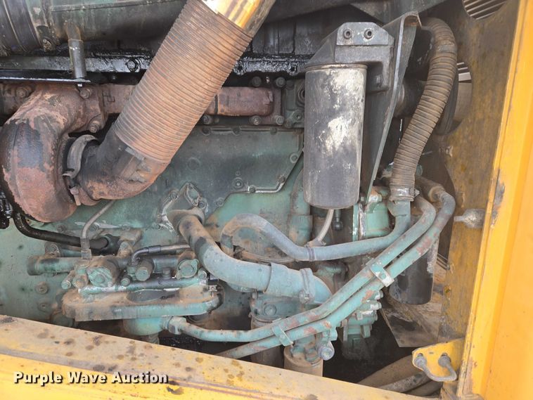 image for item ET1277 2004 Volvo L220E wheel loader