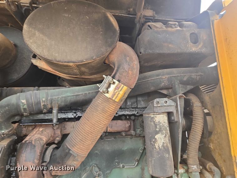 image for item ET1277 2004 Volvo L220E wheel loader