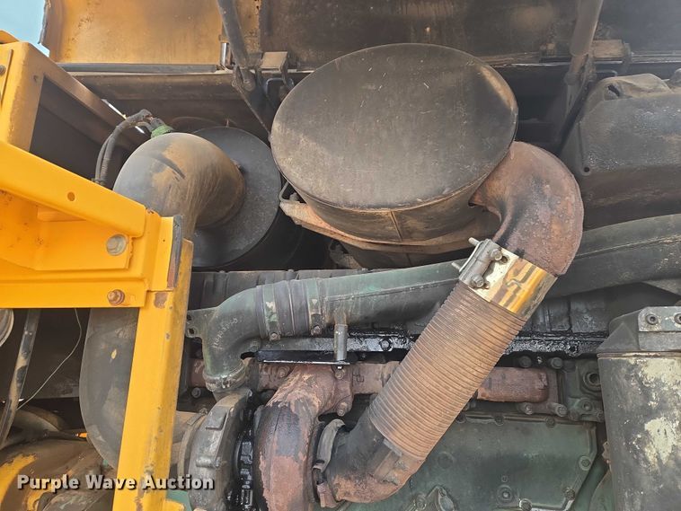 image for item ET1277 2004 Volvo L220E wheel loader