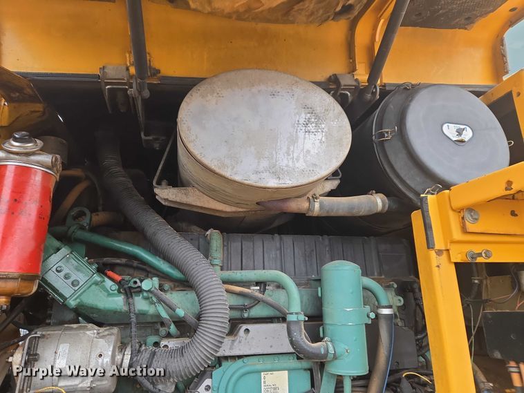 image for item ET1277 2004 Volvo L220E wheel loader