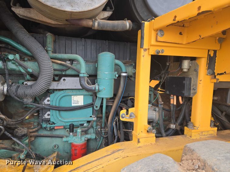 image for item ET1277 2004 Volvo L220E wheel loader