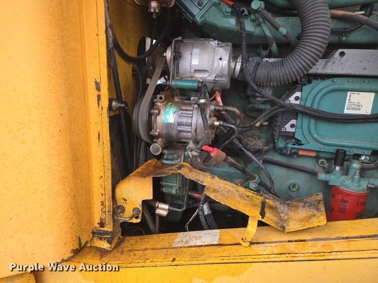 image for item ET1277 2004 Volvo L220E wheel loader