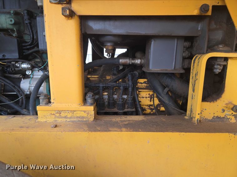 image for item ET1277 2004 Volvo L220E wheel loader