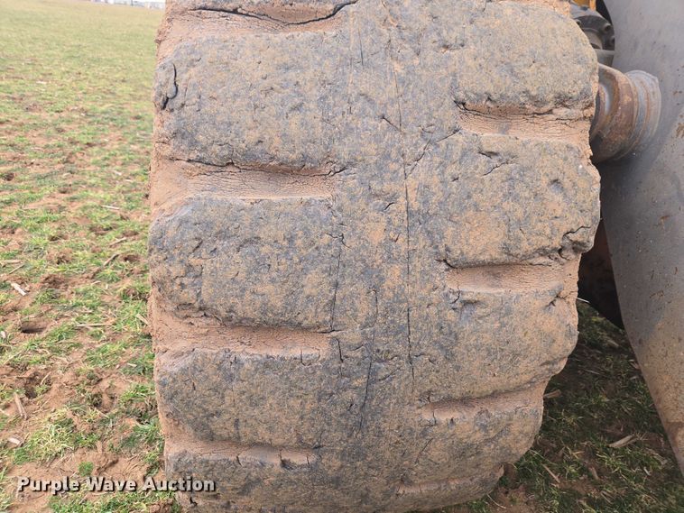 image for item ET1277 2004 Volvo L220E wheel loader