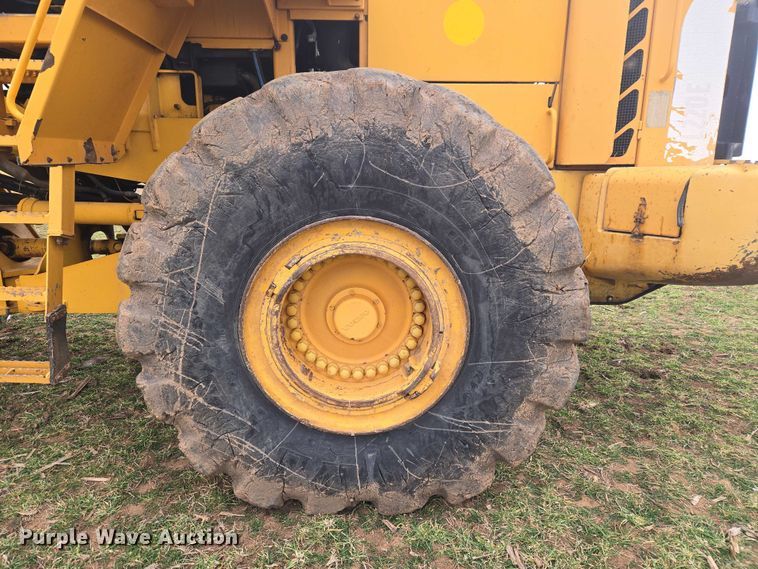 image for item ET1277 2004 Volvo L220E wheel loader