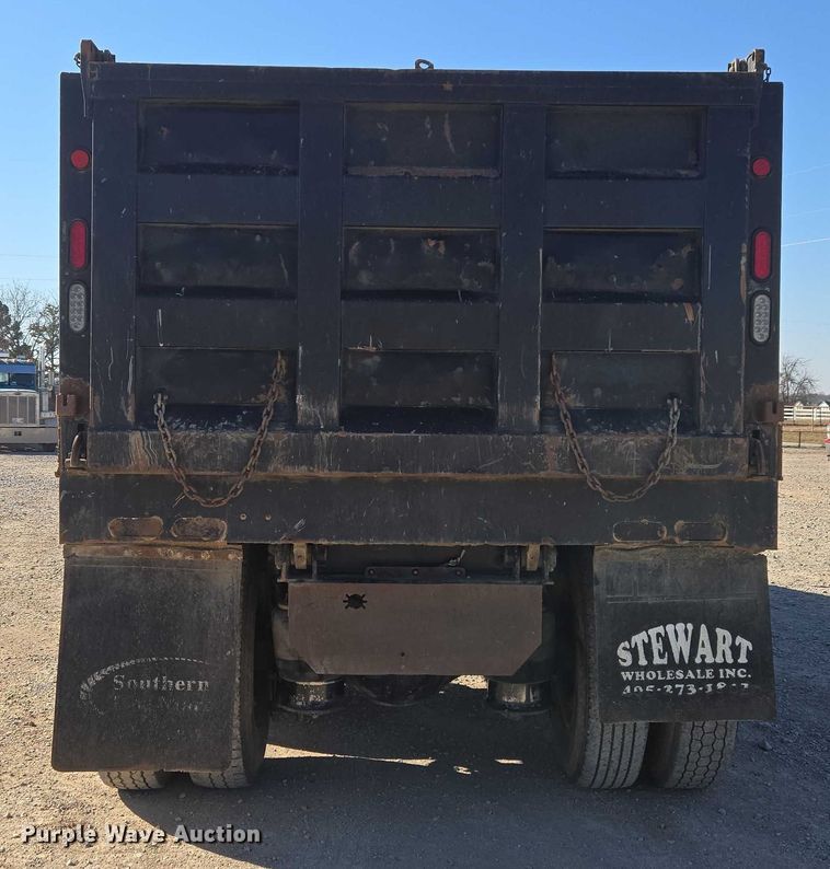 image for item ET1282 2006 Sterling A9500 dump truck