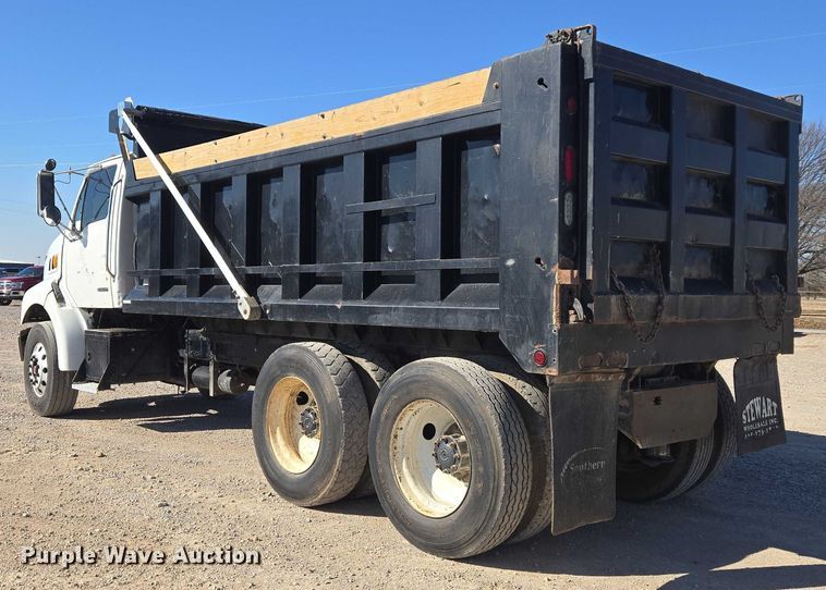 image for item ET1282 2006 Sterling A9500 dump truck