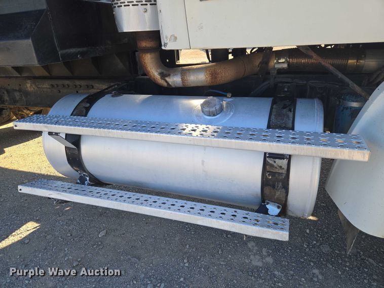 image for item ET1282 2006 Sterling A9500 dump truck