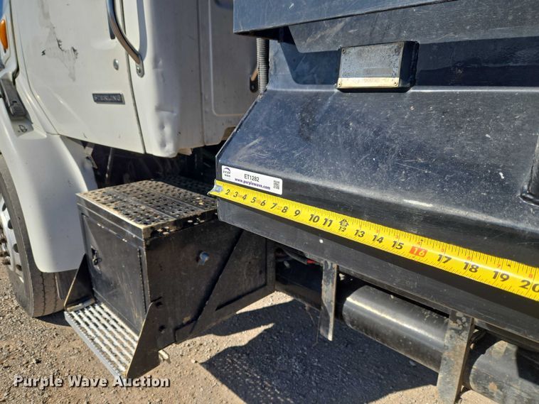 image for item ET1282 2006 Sterling A9500 dump truck