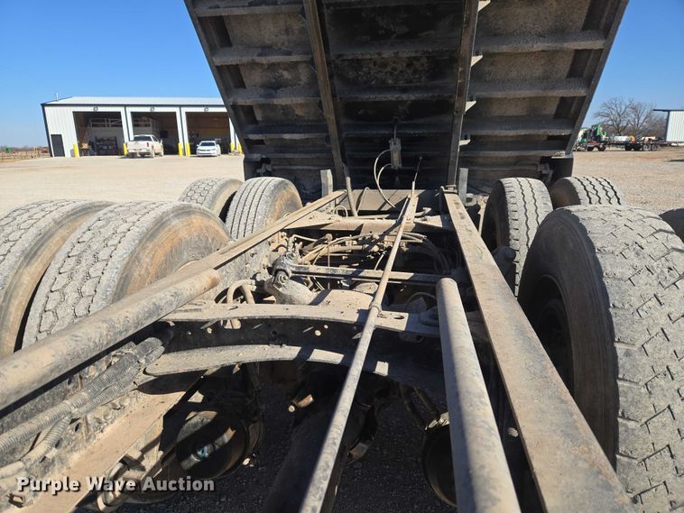 image for item ET1282 2006 Sterling A9500 dump truck