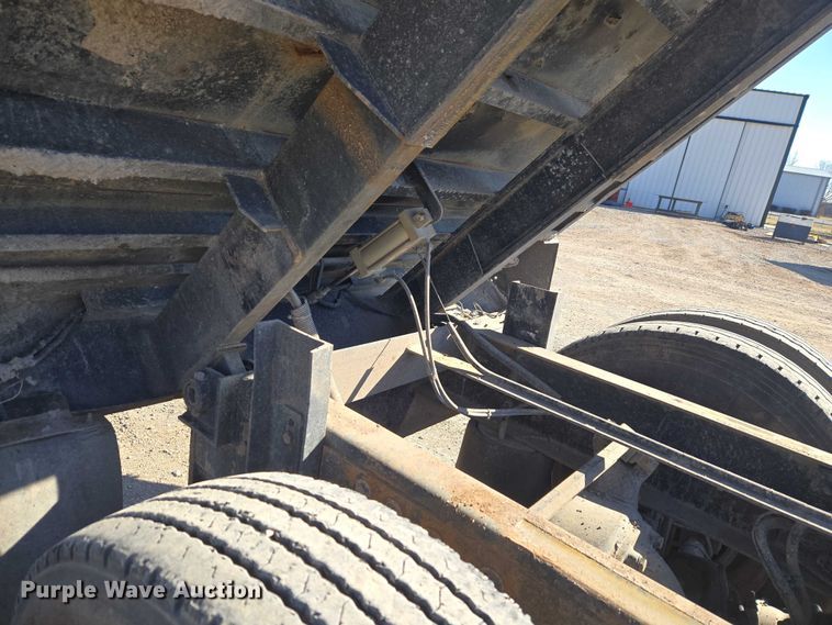 image for item ET1282 2006 Sterling A9500 dump truck