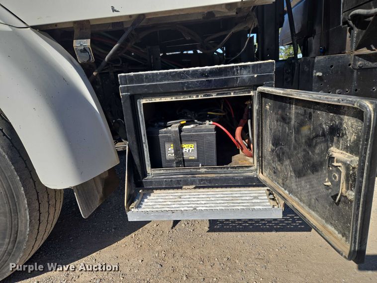 image for item ET1282 2006 Sterling A9500 dump truck