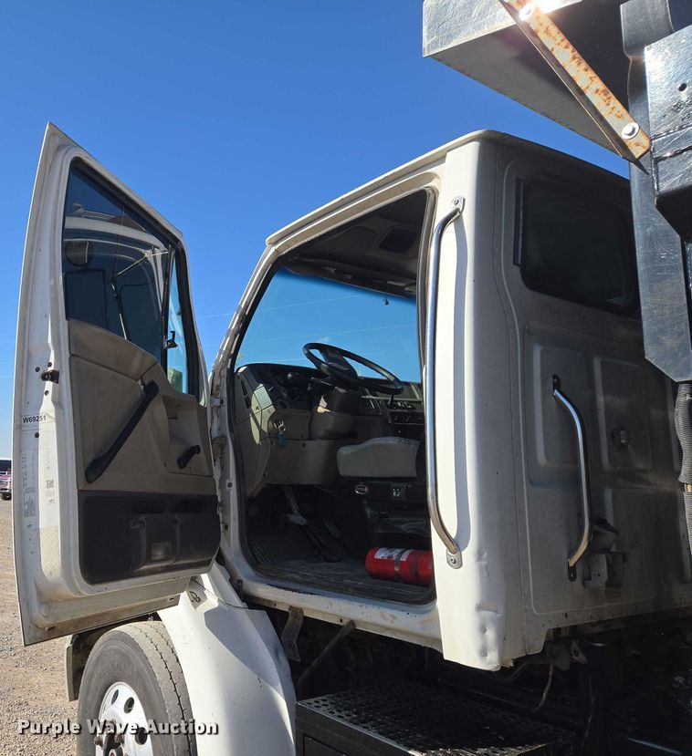 image for item ET1282 2006 Sterling A9500 dump truck