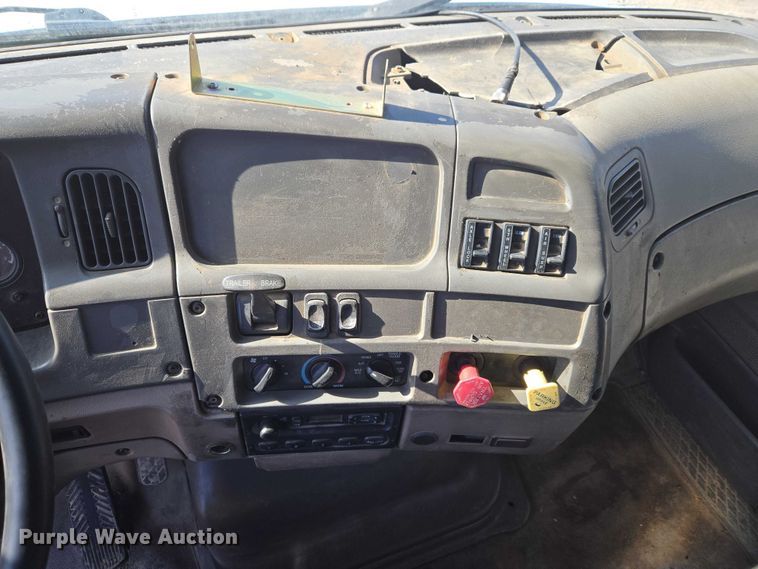 image for item ET1282 2006 Sterling A9500 dump truck