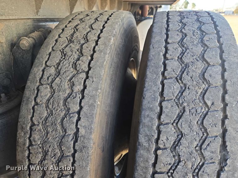 image for item ET1282 2006 Sterling A9500 dump truck