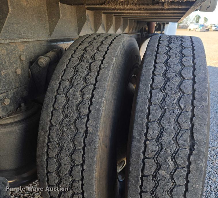 image for item ET1282 2006 Sterling A9500 dump truck