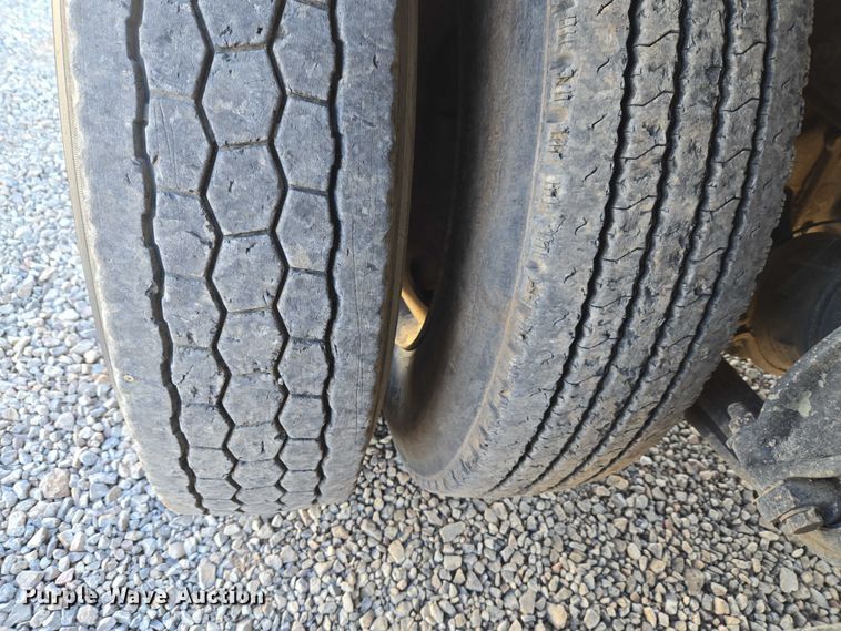 image for item ET1282 2006 Sterling A9500 dump truck