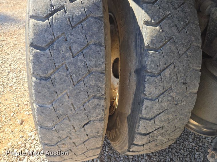 image for item ET1282 2006 Sterling A9500 dump truck