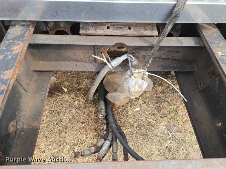 image for item ET1295 2002 International 7400 dump truck