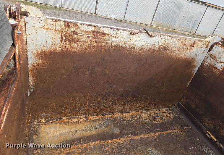 image for item ET1295 2002 International 7400 dump truck