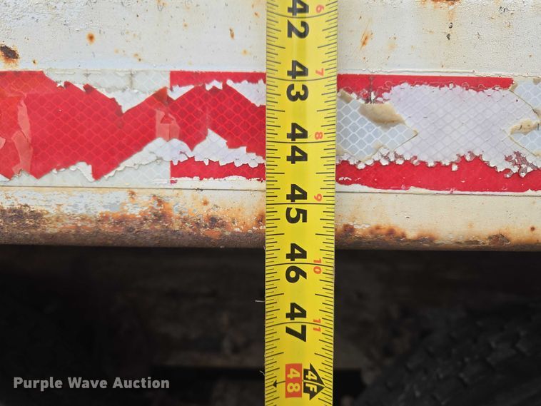 image for item ET1295 2002 International 7400 dump truck