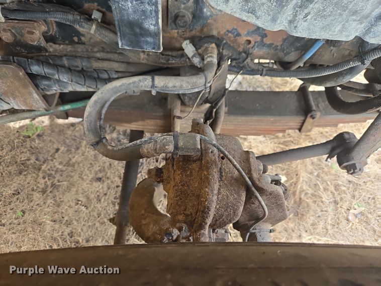 image for item ET1295 2002 International 7400 dump truck