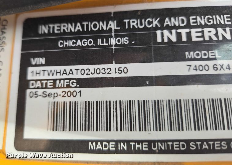 image for item ET1295 2002 International 7400 dump truck