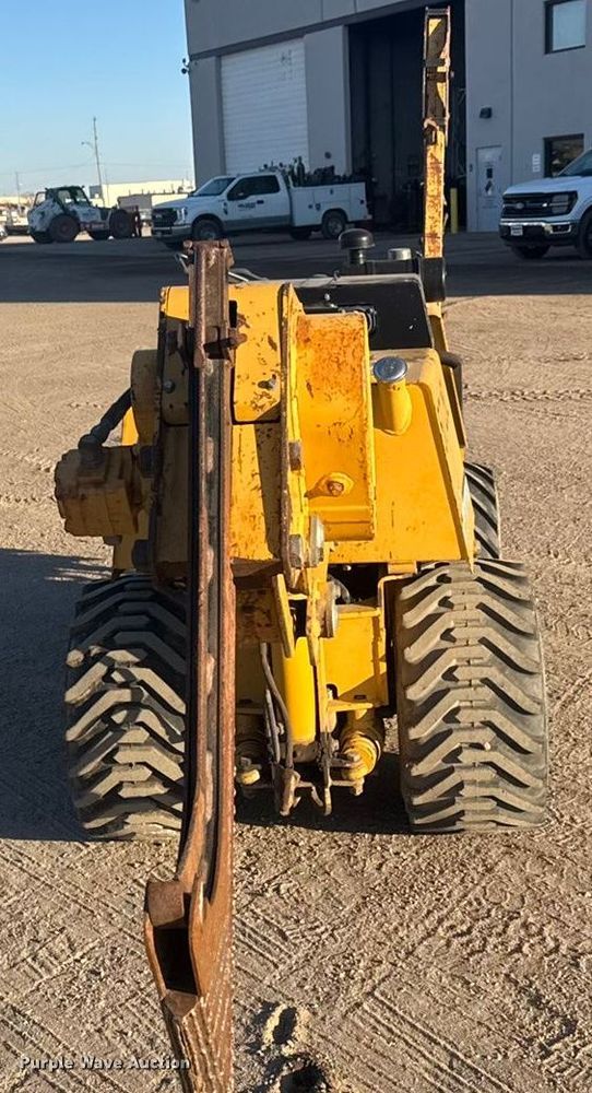 image for item ET1514 2000 Vermeer LM42 trencher
