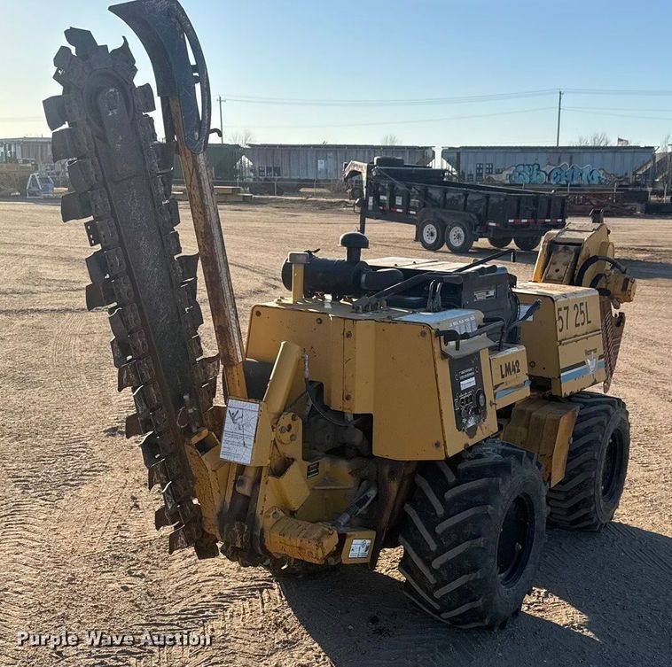 image for item ET1514 2000 Vermeer LM42 trencher