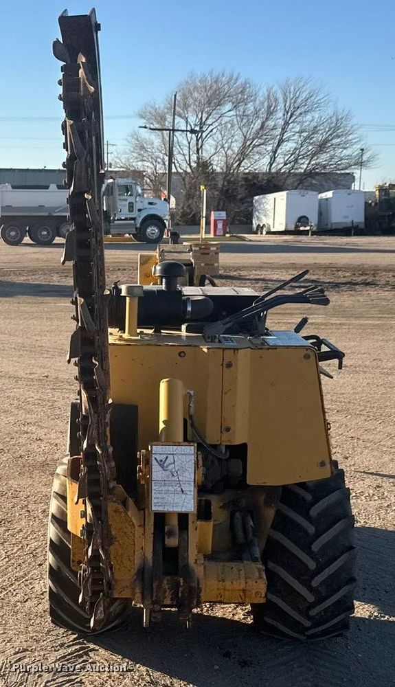 image for item ET1514 2000 Vermeer LM42 trencher